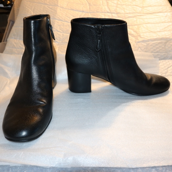 Tory Burch Black Ankle Boots - Picture 6 of 10